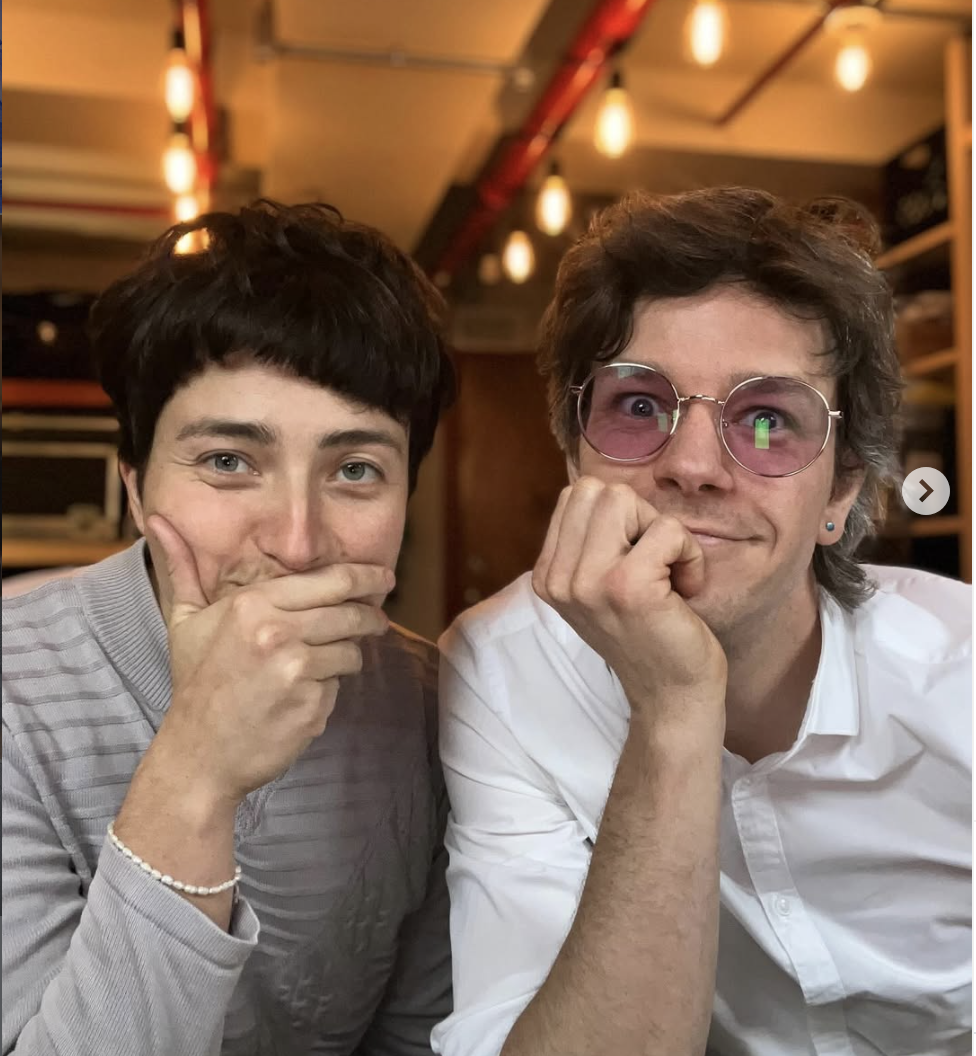 Photo de Sophie Bijjani et de Maxime de Wilde, fondateurs du duo musical montréalais Oui Dentelle. Scène folk, singer-songwriter, canadienne, nord-américaine, anglophone.